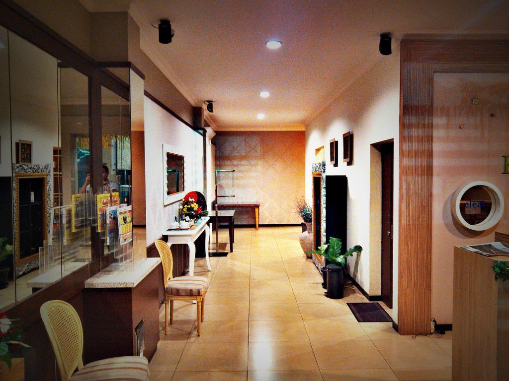 Hotel C3 Semarang Ngoại thất bức ảnh