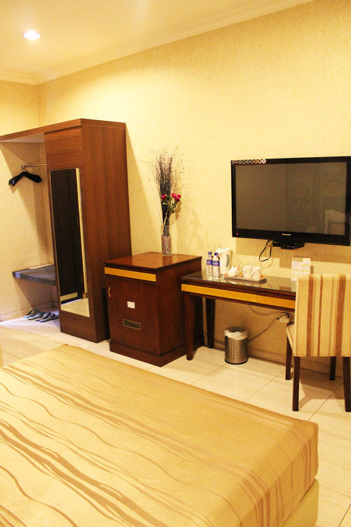 Hotel C3 Semarang Ngoại thất bức ảnh