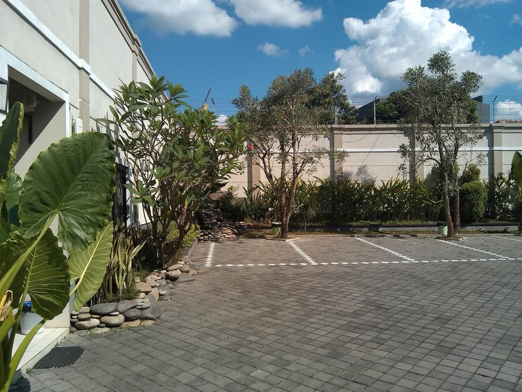 Hotel C3 Semarang Ngoại thất bức ảnh